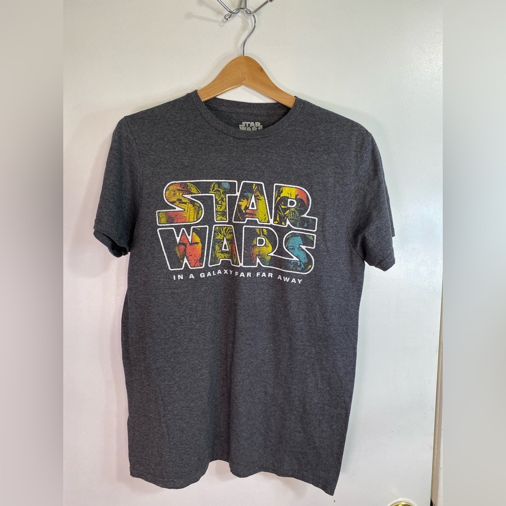 Men’s Size Medium Star Wars Dark Gray Graphic T-Shirt